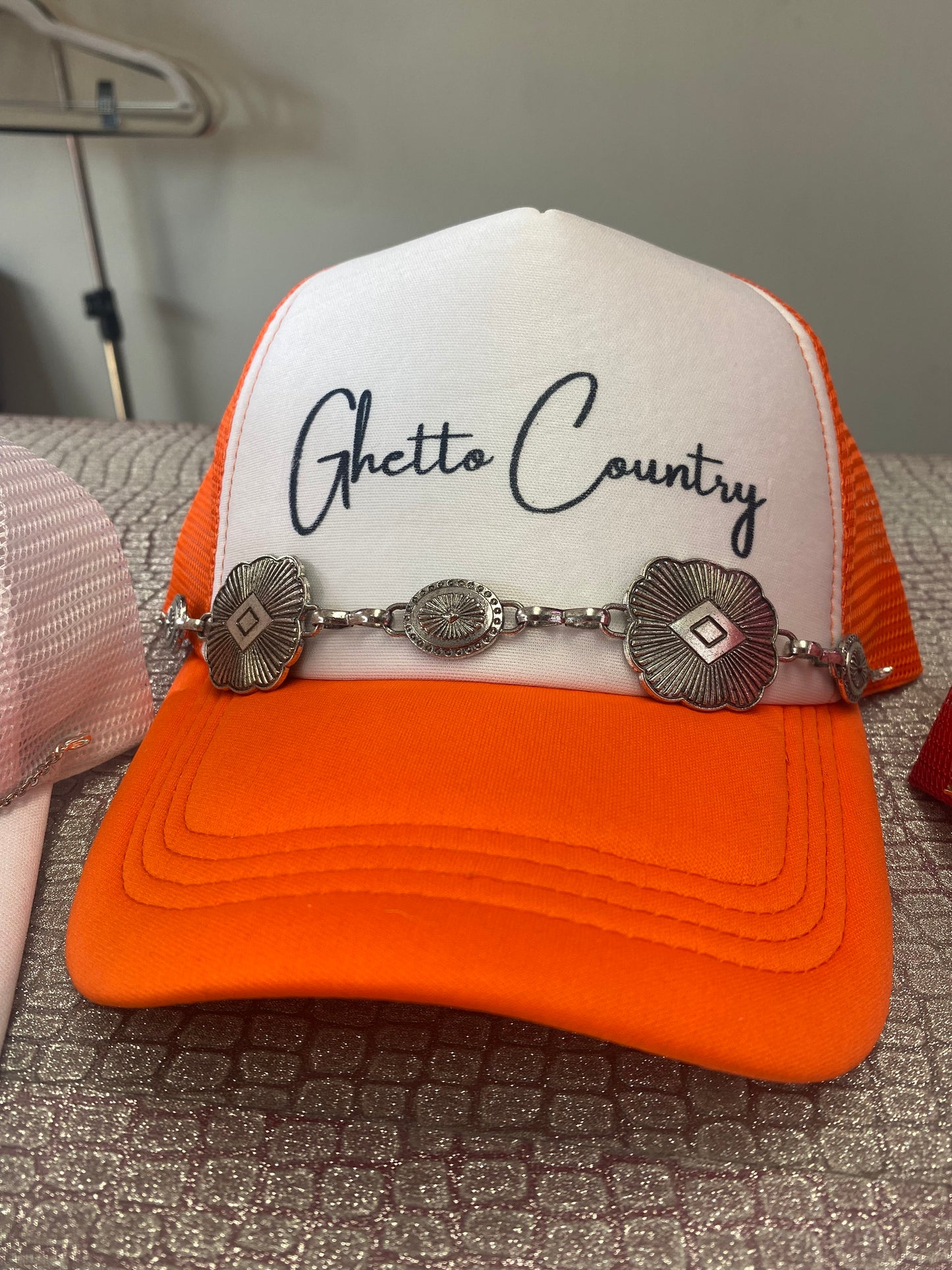 Trucker hat w/ Chain
