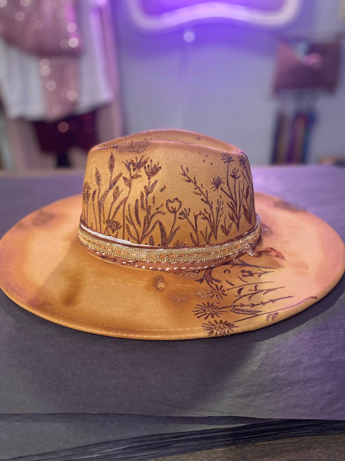 Let her be wild Brim