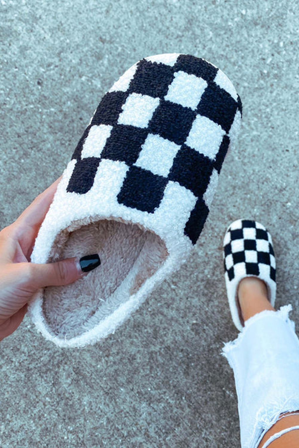 Black checkered  print fuzzy slip