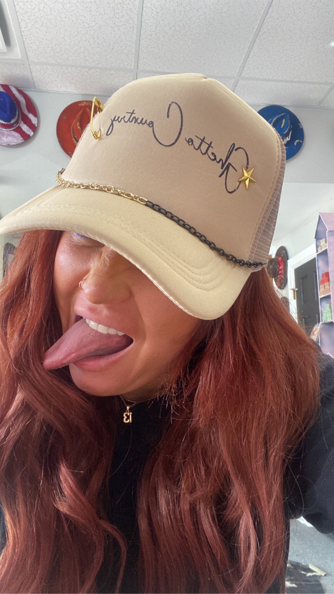 Trucker hat w/ Chain