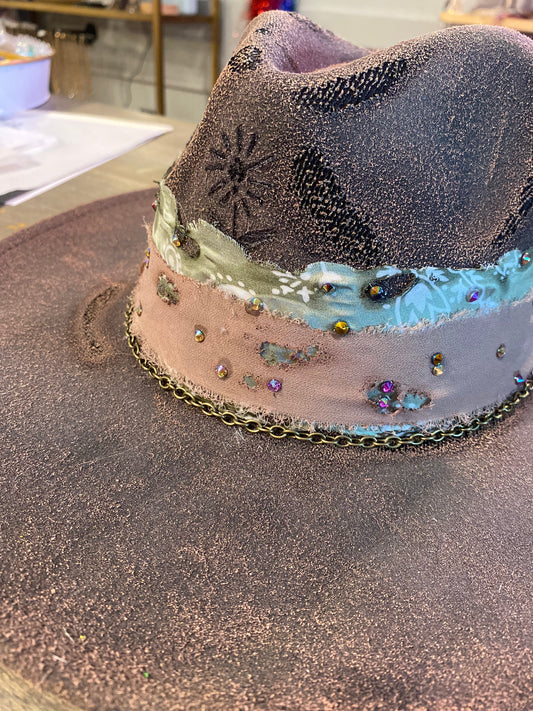 Custom Brim 7744