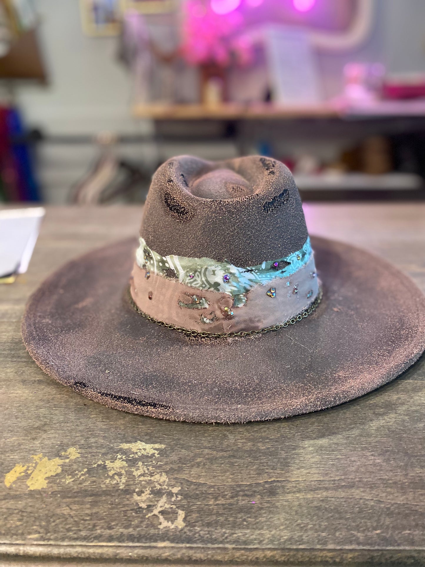 Custom Brim 7744