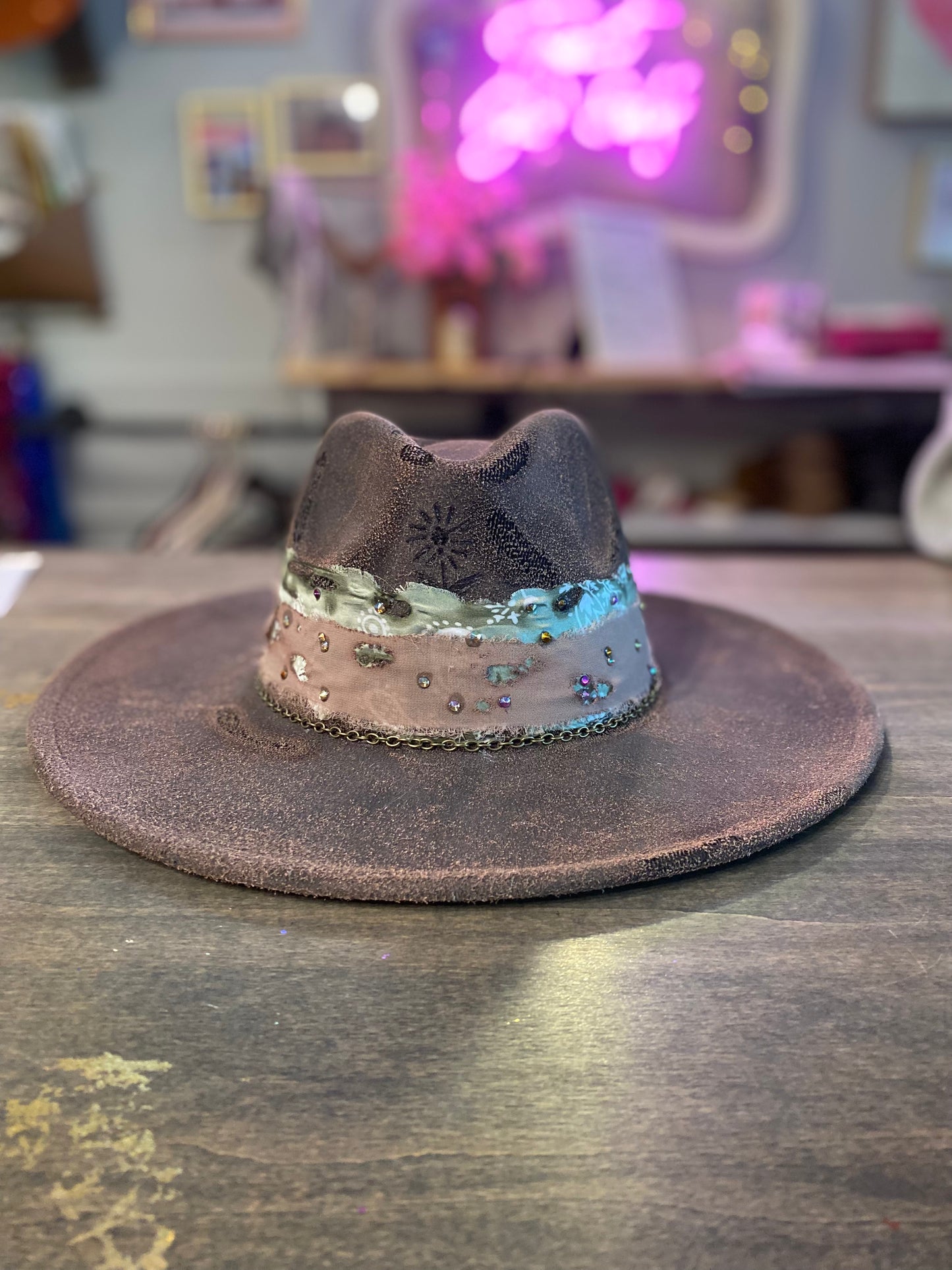 Custom Brim 7744